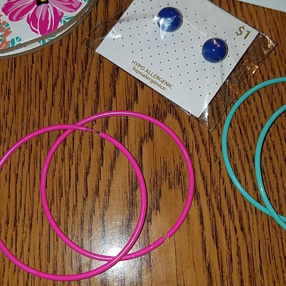 Bundle of earrings - Picture 4 of 4